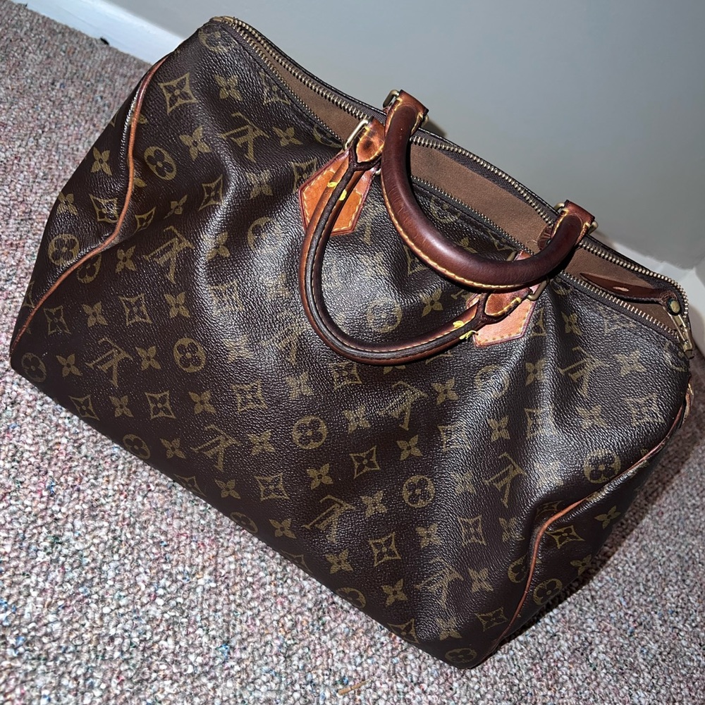 Louis Vuitton Speedy 35
